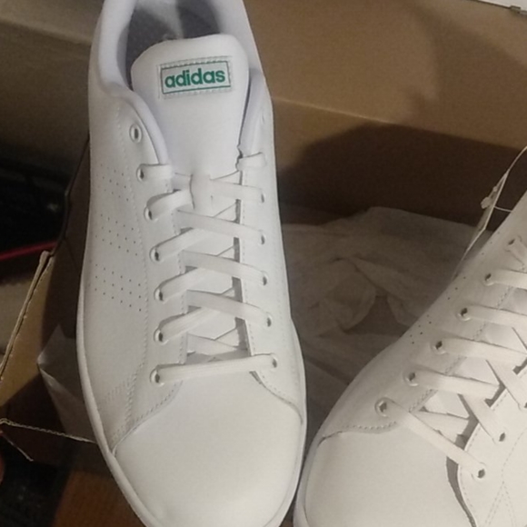 Adidas - Picture 3 of 4